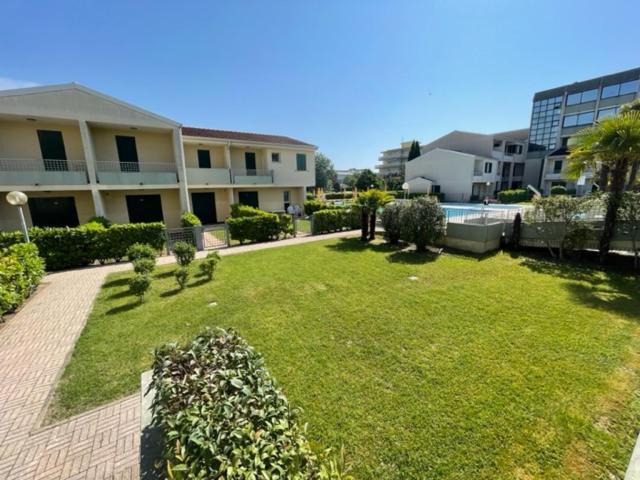 Apartament With Swimming Pool Apartment Caorle Ngoại thất bức ảnh